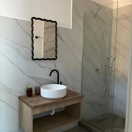 מלון Atlantis Boutique 3*